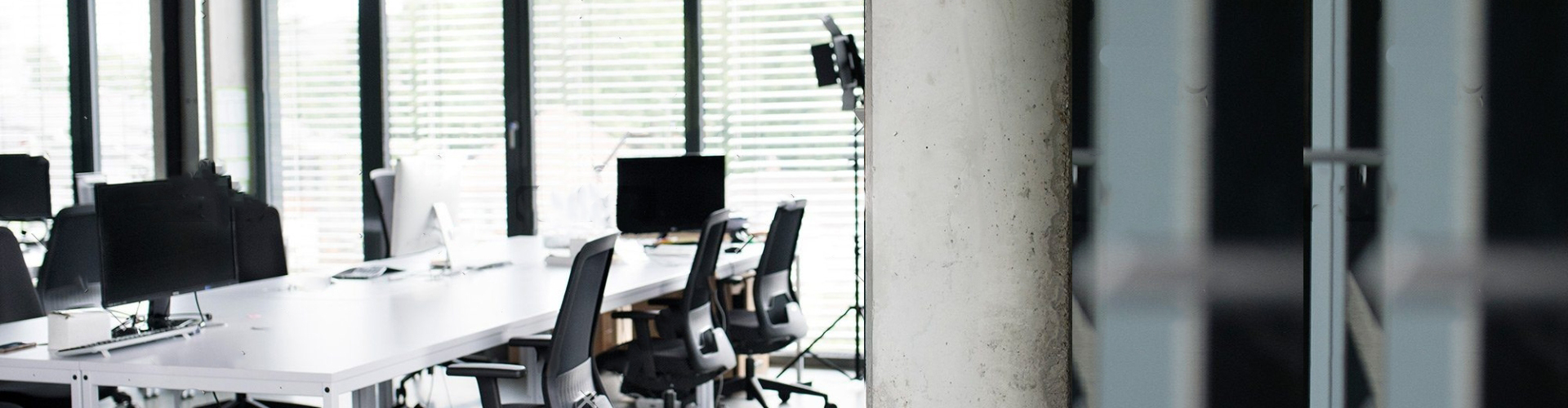 demo-attachment-32-Businesswoman-with-tablet-in-her-office-working.